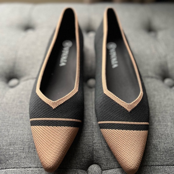 VIVAIA Pointed-Toe V-Cut Flats - Picture 4 of 9